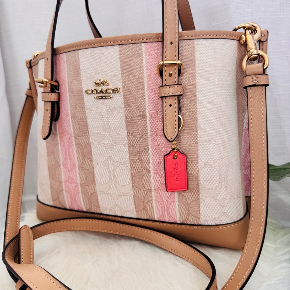 Coach Mollie Tote 25 in Signature Jacquard with Stripes- LIKE NEW!! - Picture 2 of 8